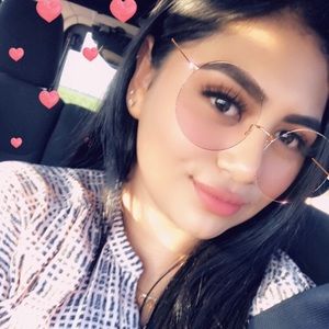 Meet your Posher, Dulce